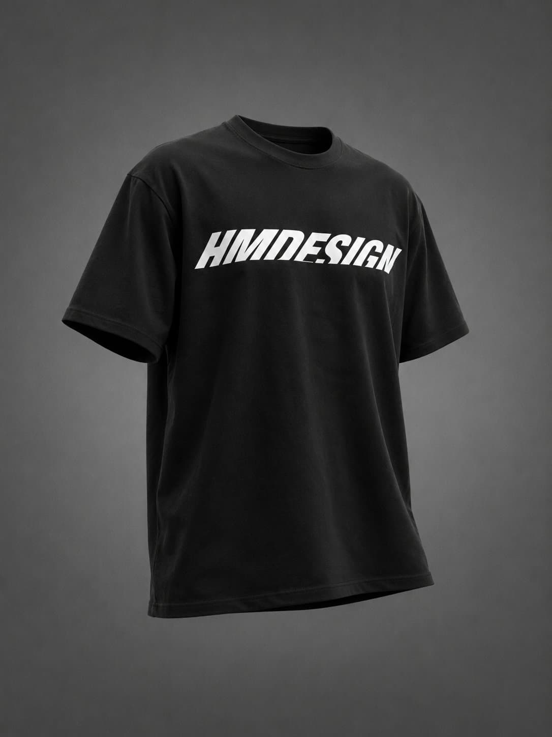 HM Design tričko — nápis přes hruď